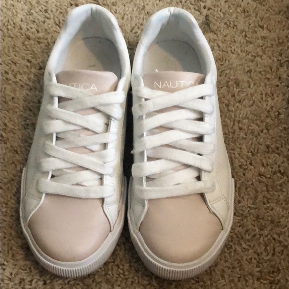nautica white tennis shoes